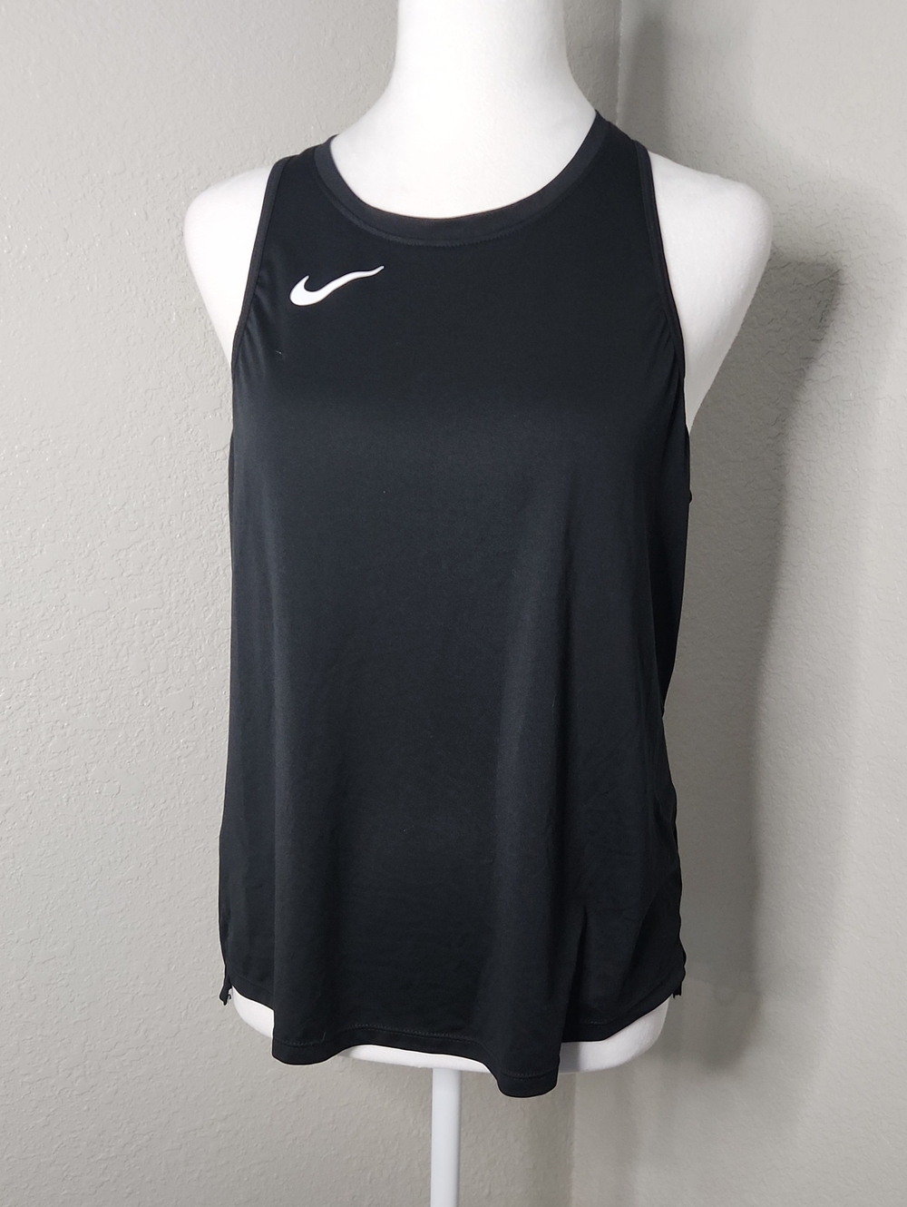 Nike Women’s Black Athletic Racerback Tank Top